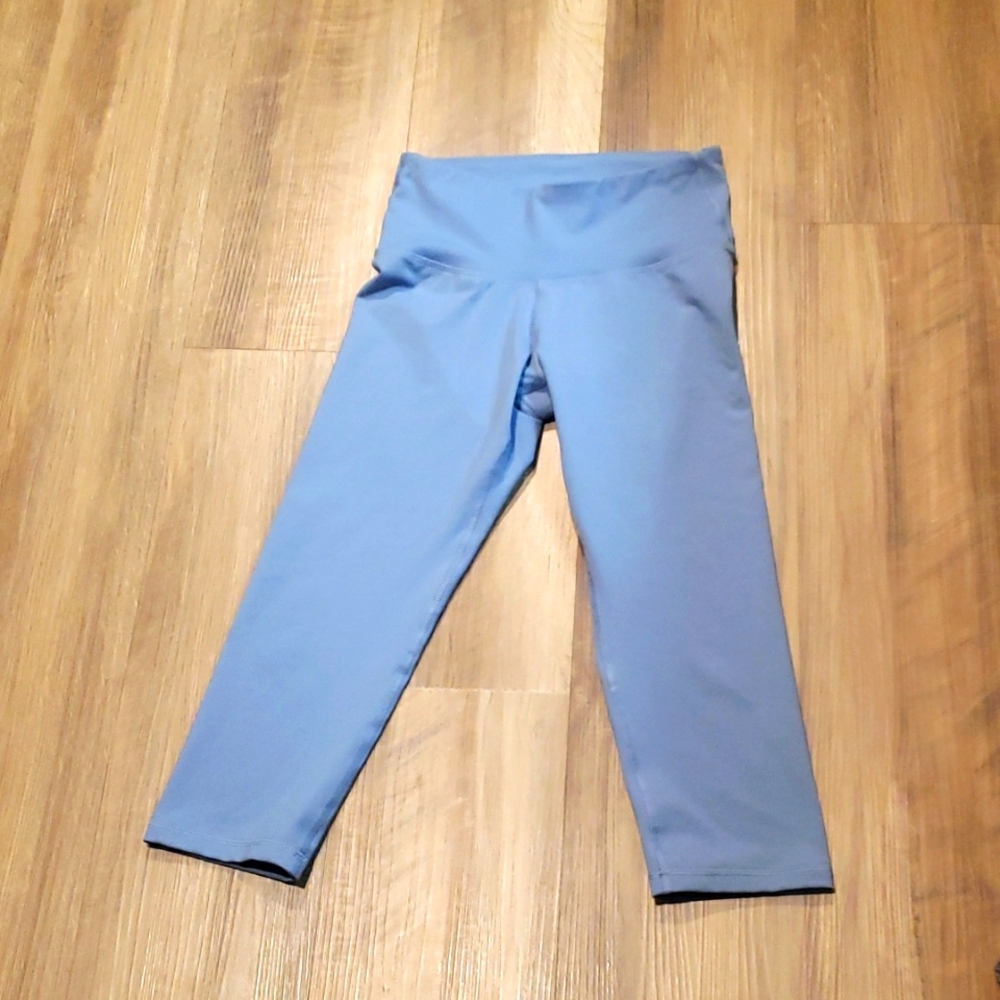 Old Navy S Petite Cropped High Rise Go-Dry Leggings- Like New